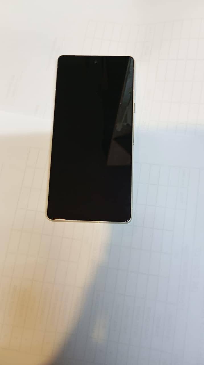 Google Pixel 7 4