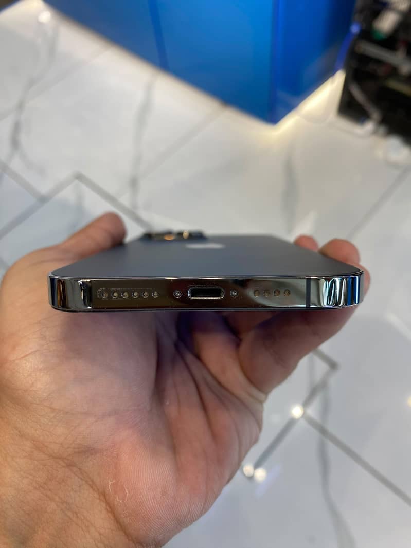 Apple iPhone 13 Pro Max 3