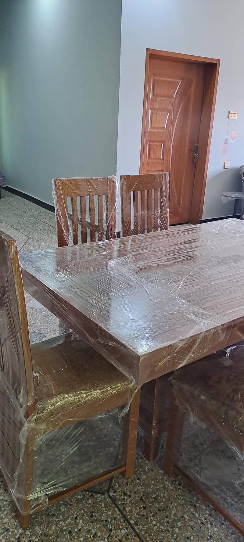 6 seater dining table 1
