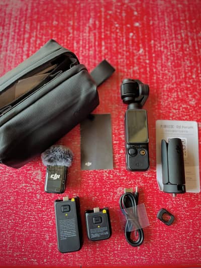 DJI Osmo Pocket 3 Creator Combo - Almost Brand New Condition