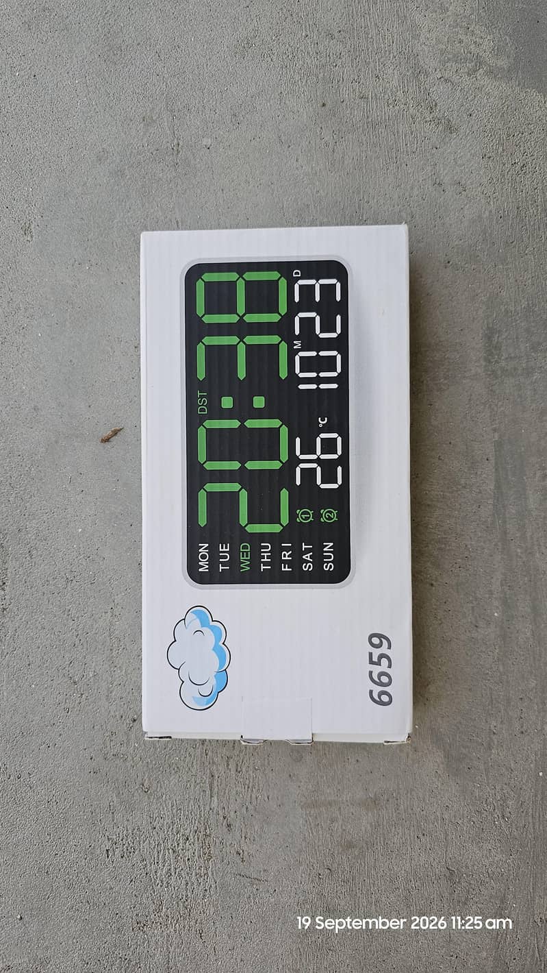Large Modern Digital Wall clock Temp,Date,week display 5