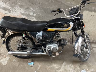 Road prince 14 model ha all ok ha 17 ki number plate lagi hoi ha