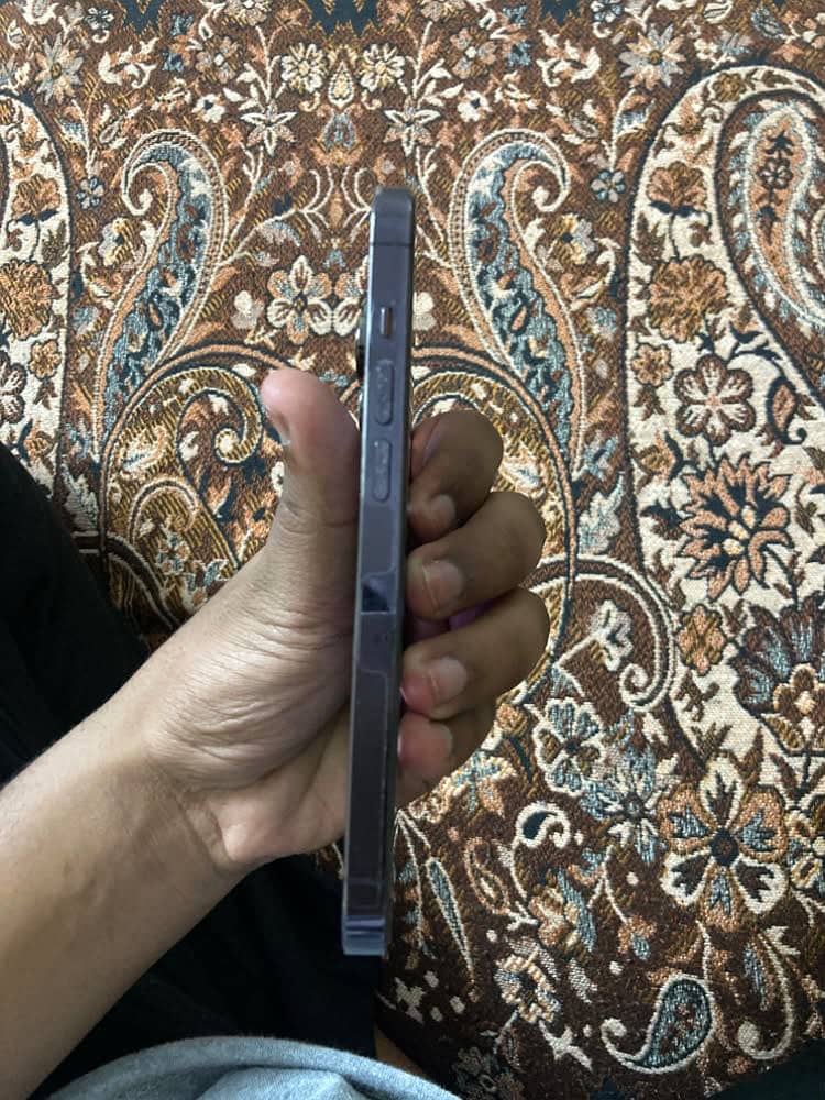Apple iPhone 14 Pro 4