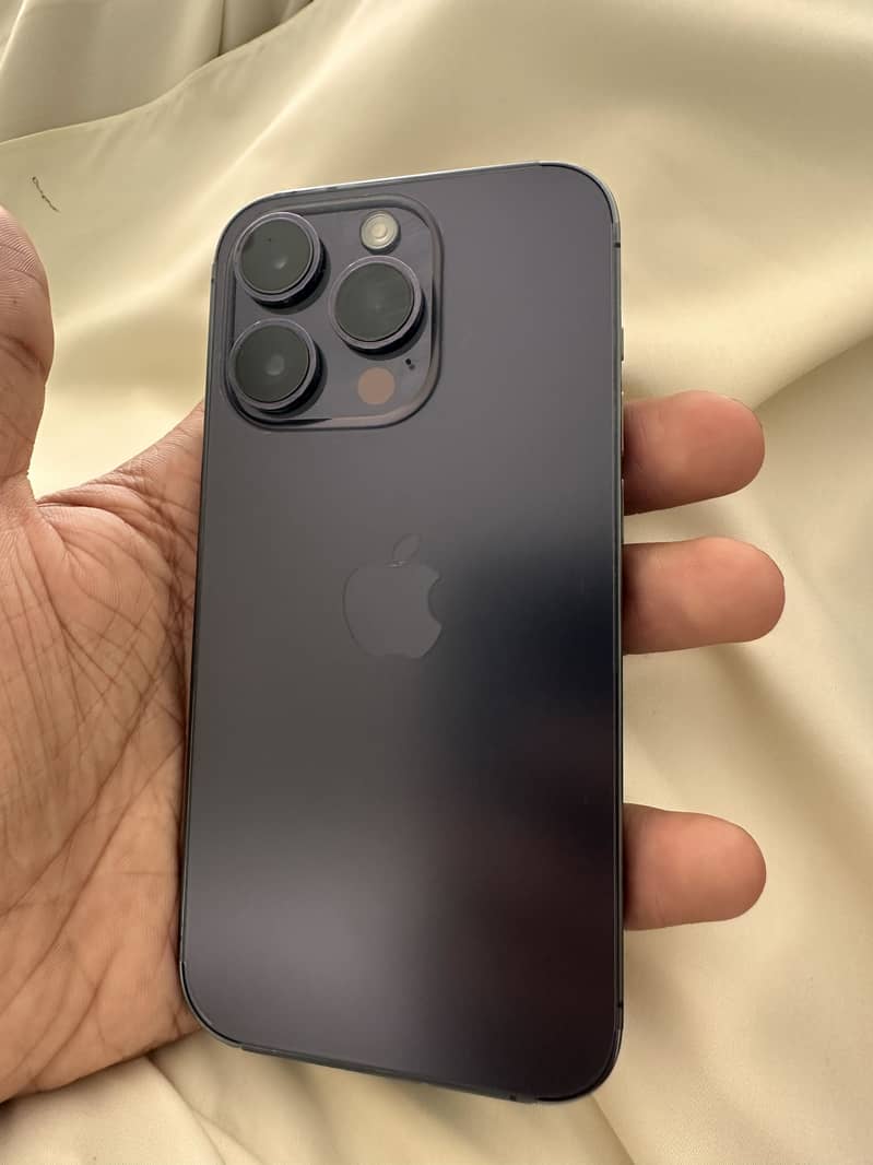 Apple iPhone 14 Pro 1