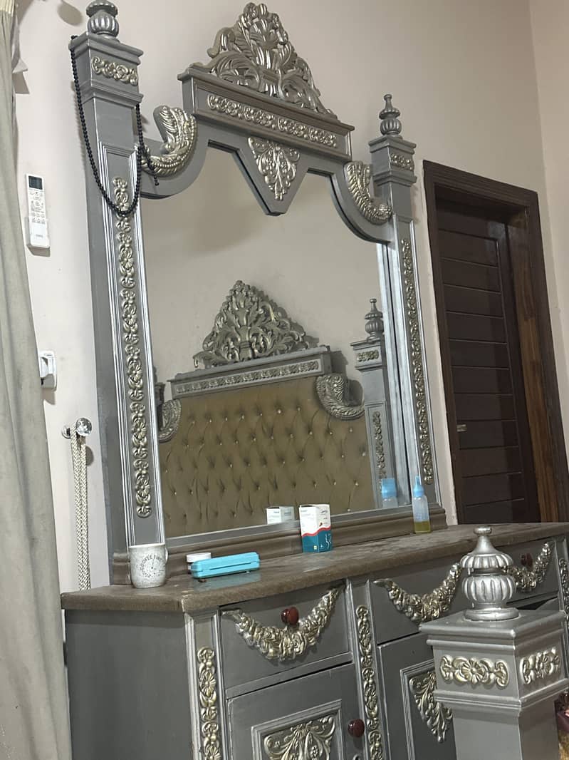 King sized bed set  with dressing table 2