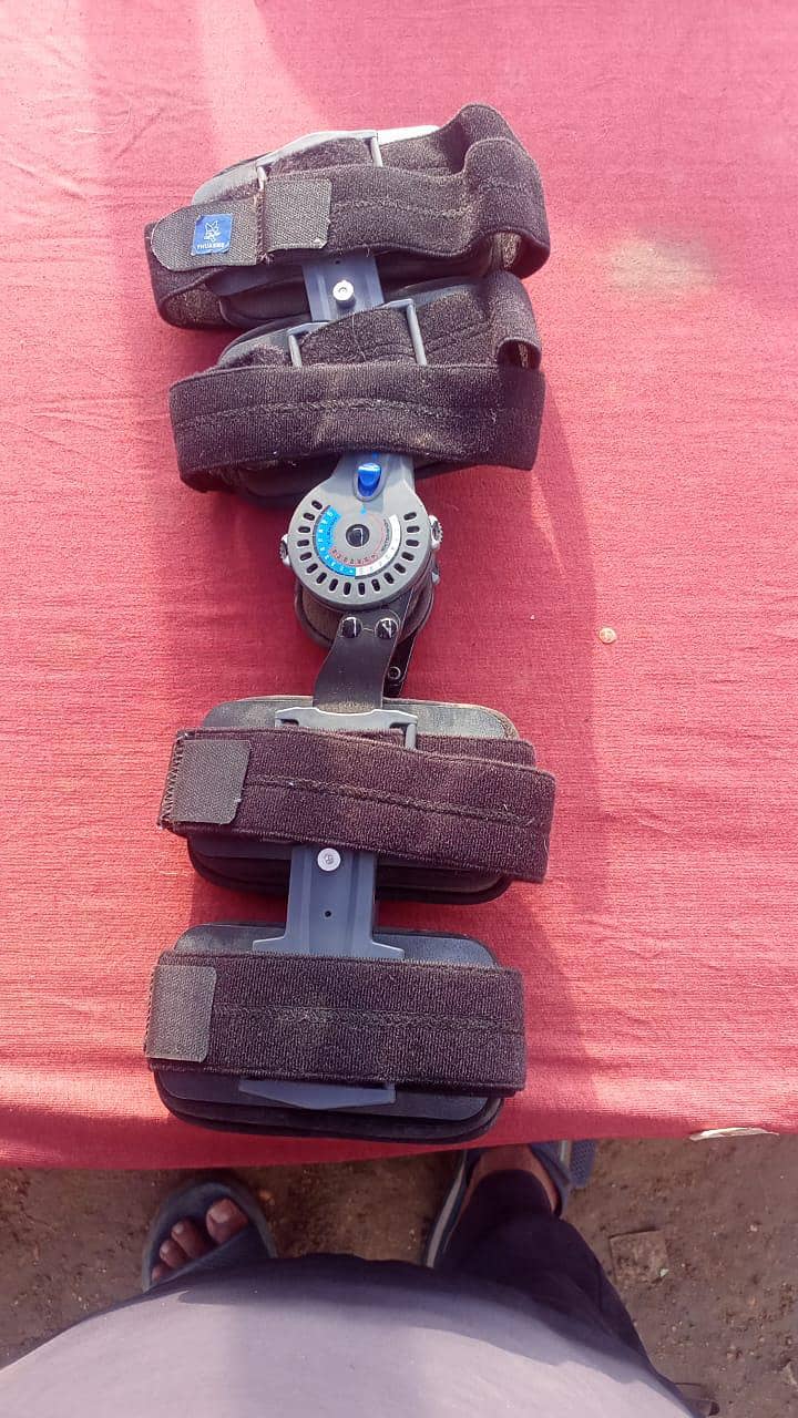 KNEE BRACE 3