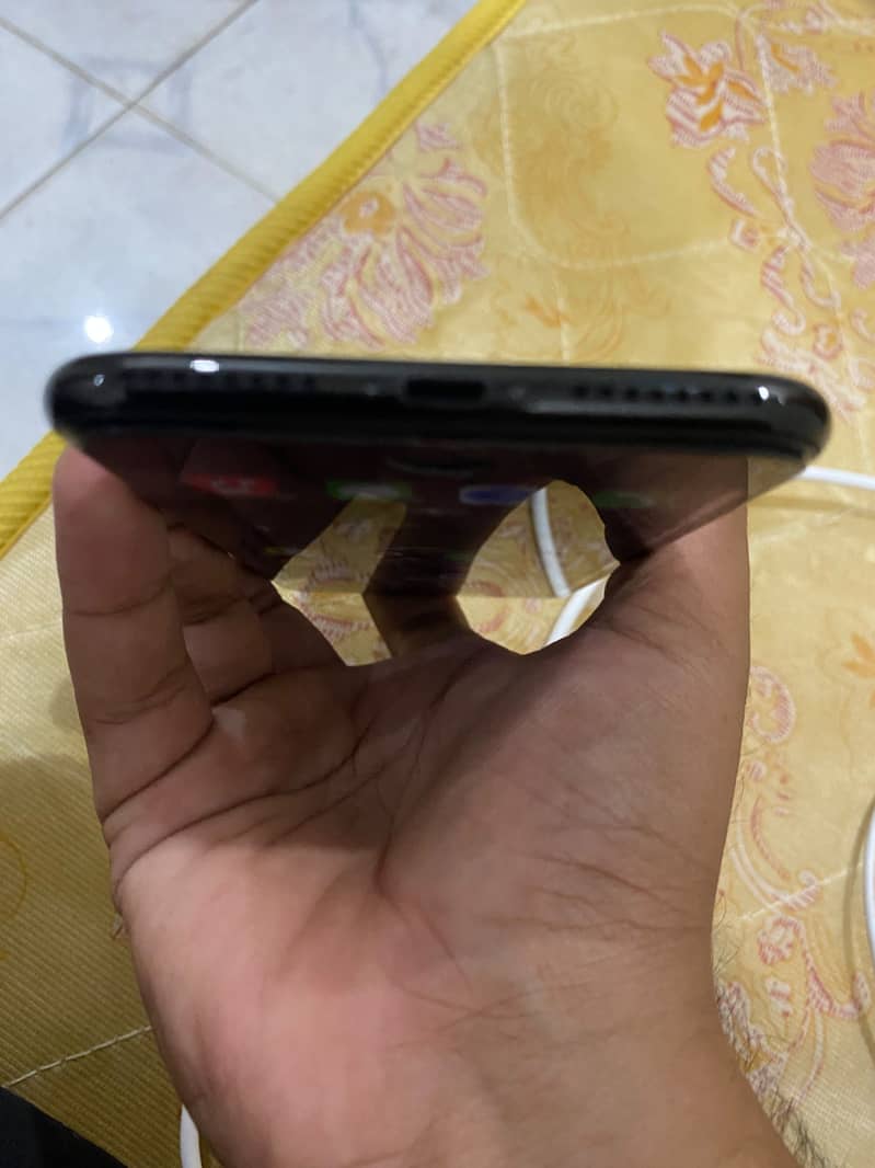 Apple iPhone 7 Plus 4