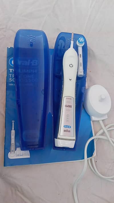 ORAL-B ELECTRIC TOOTHBRUSH