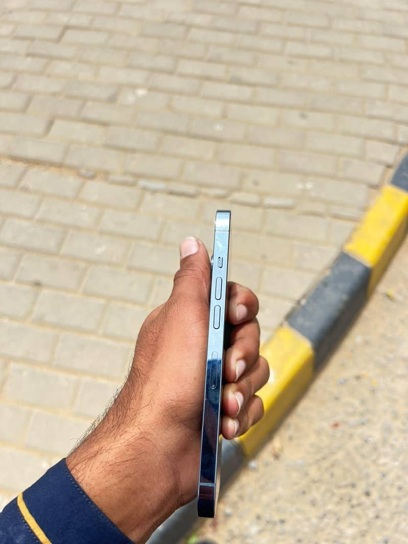 Apple iPhone 13 Pro 3