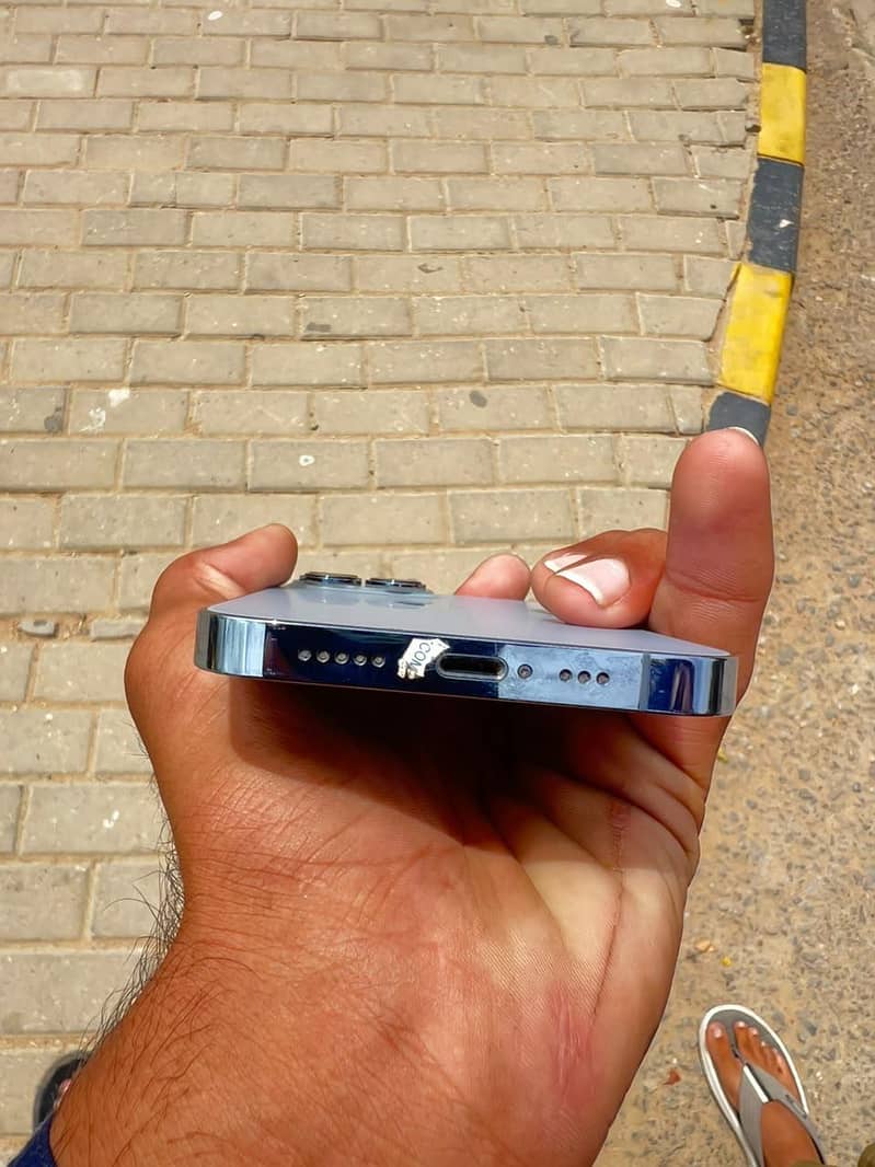 Apple iPhone 13 Pro 4