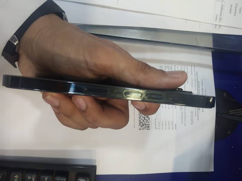 Apple iPhone 13 Pro 3