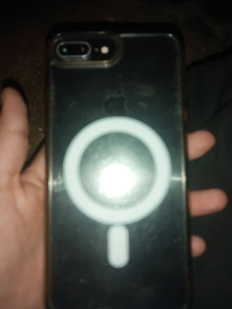 Apple iPhone 7 Plus 0