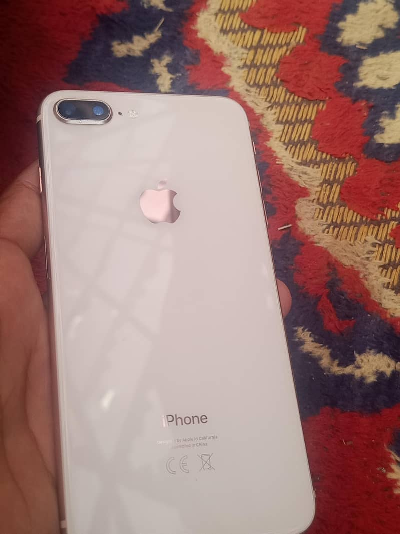 Apple iPhone 8 Plus 1