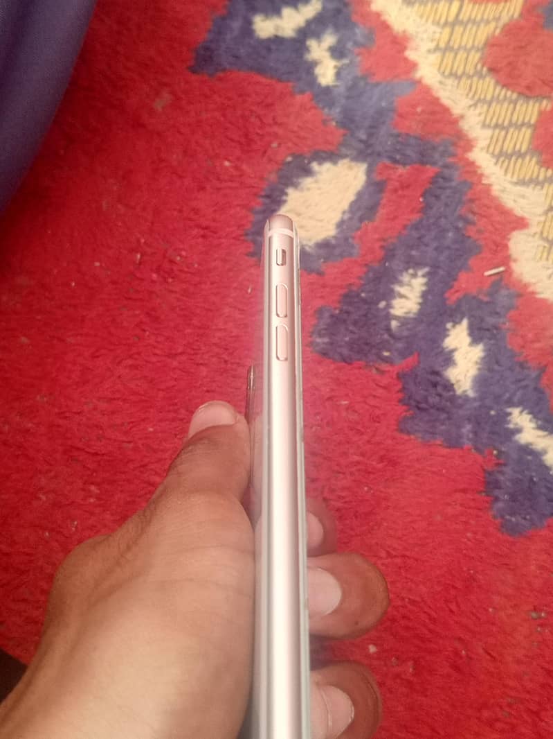 Apple iPhone 8 Plus 4