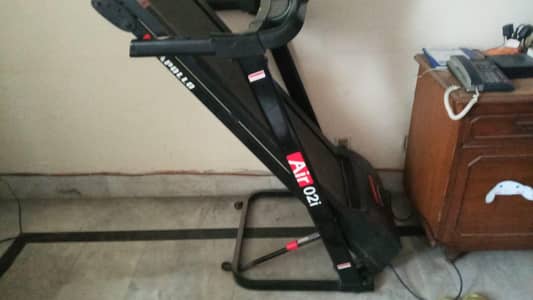 Used Apollo Air-02i Motorized Folding Treadmill in Excellent Condition
