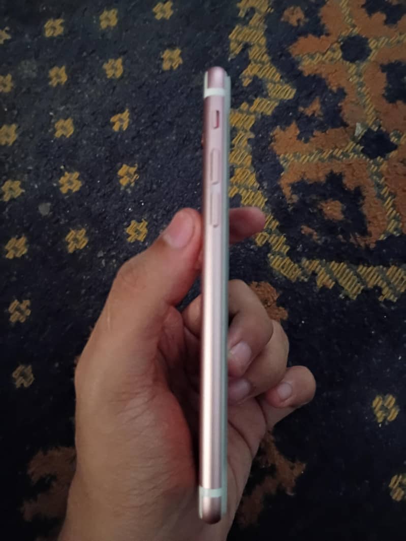 Apple iPhone 6S 1