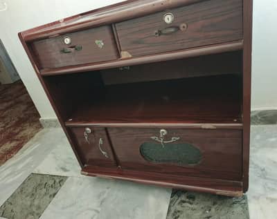 DRESSING TABLE