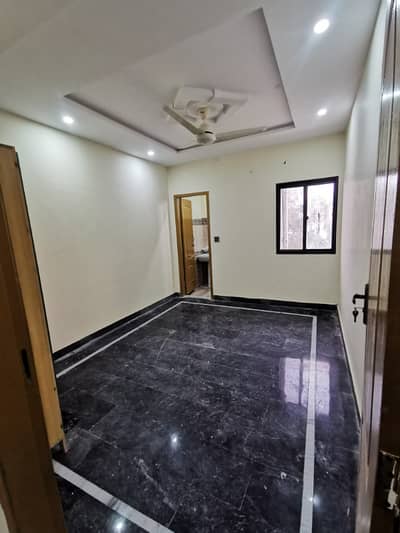 brand new room available for rent bachelors and job holders near UCP university and shoukat khanum thokar