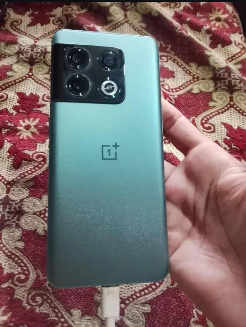 One Plus 10 Pro 1