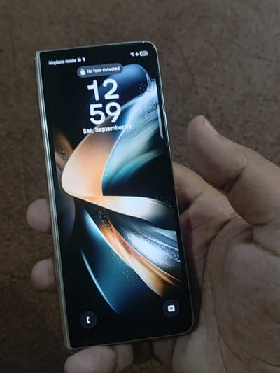 Samsung Mobile Z Fold 4 read ad