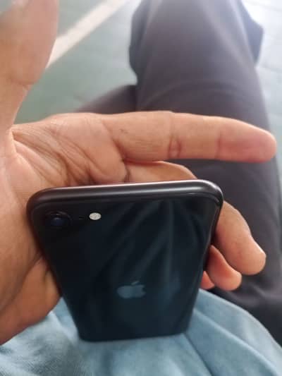 Apple iPhone SE