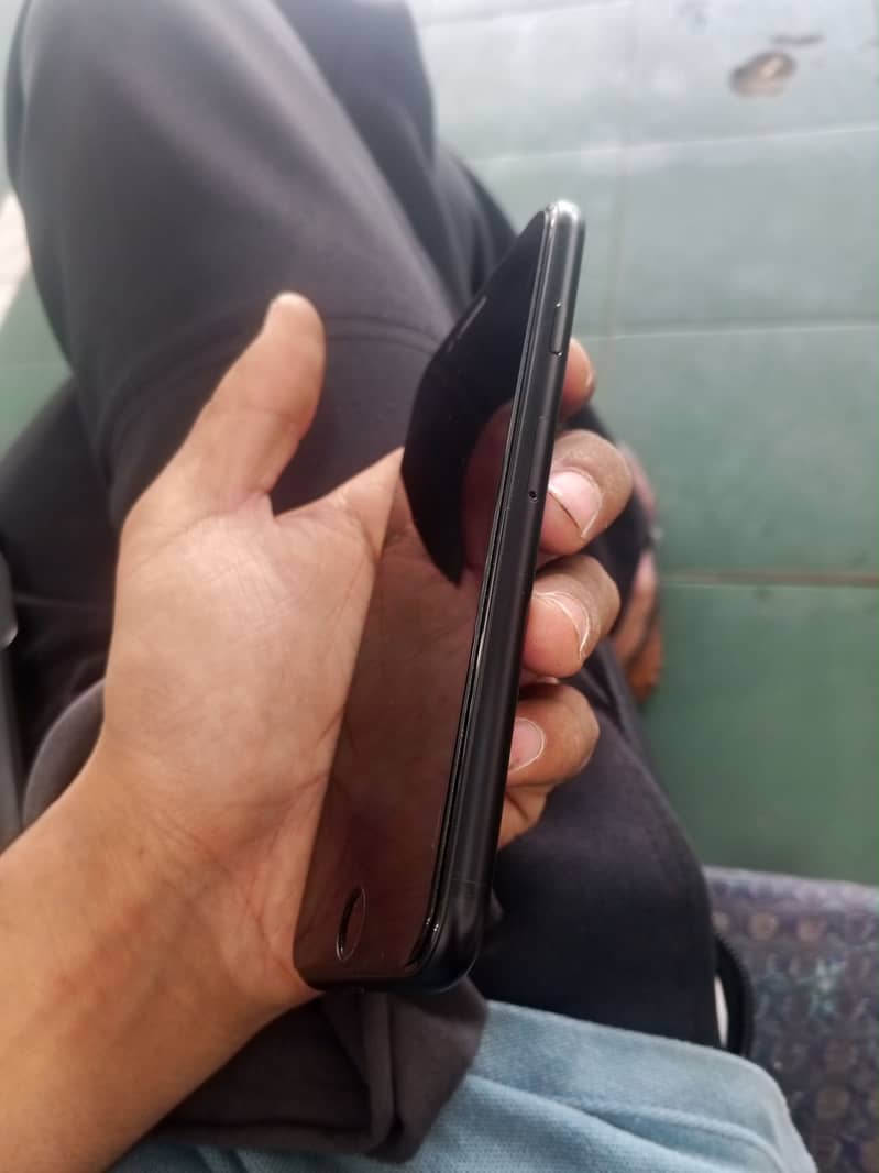 Apple iPhone SE 6