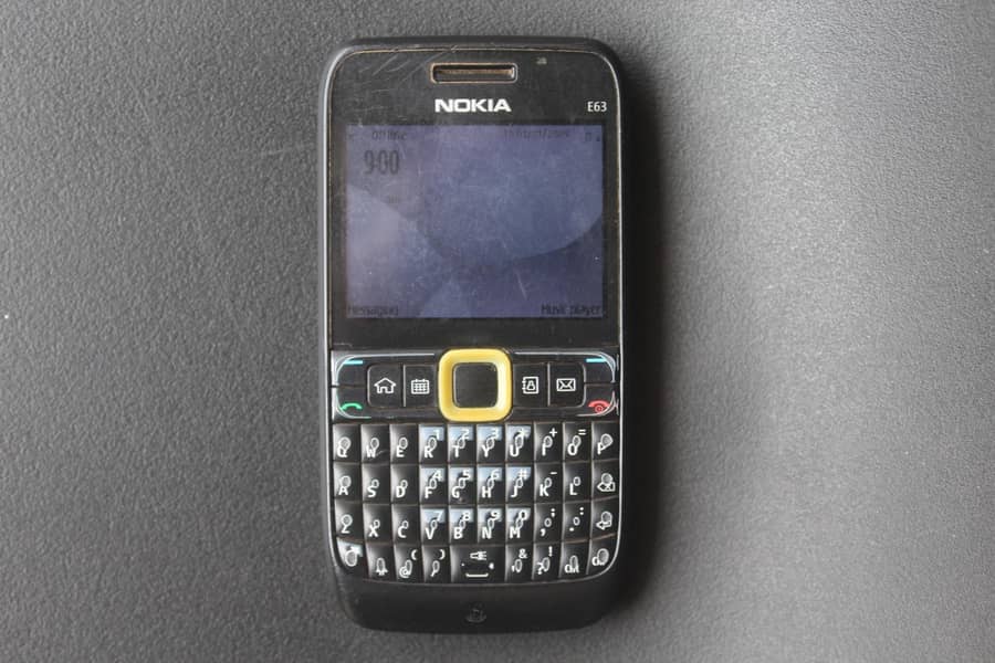 Nokia E63 0
