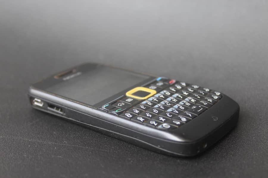 Nokia E63 1