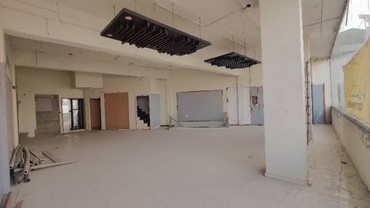 5 Marla Life time Commercial Building First Flor and Roof Top is avaliable for rent at Shoukat Khanum road.