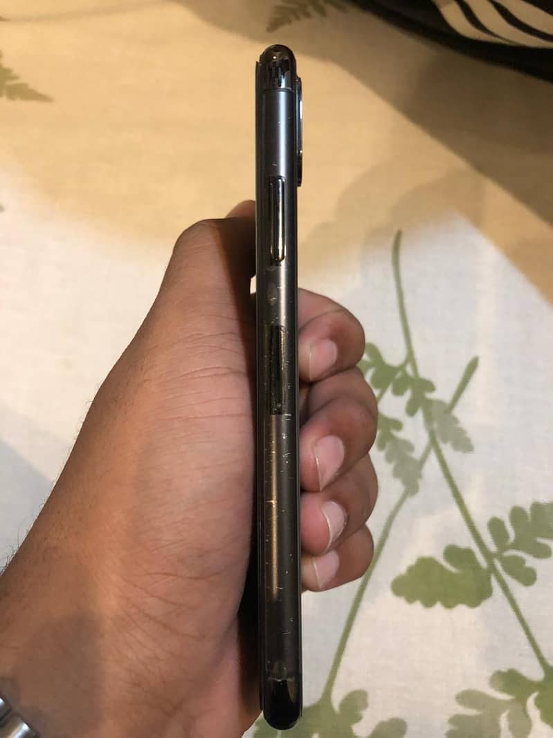 Apple iPhone X 2
