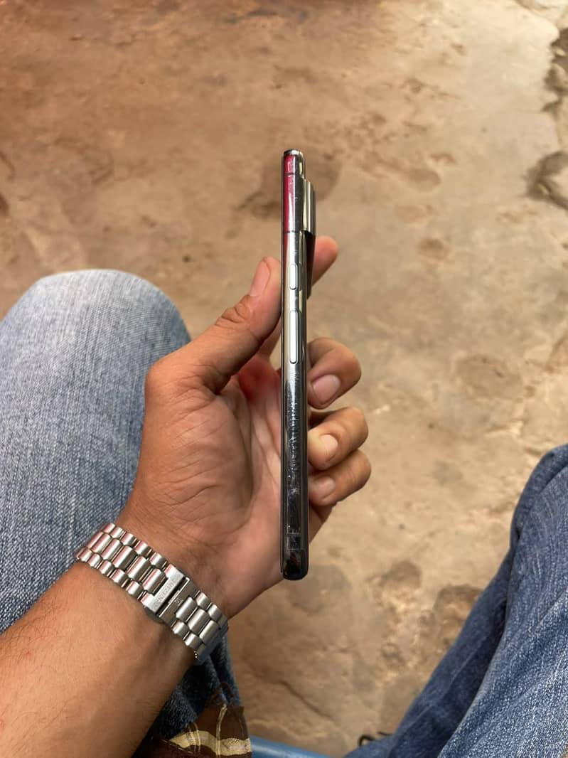 GOOGLE PIXEL 8PRO 3