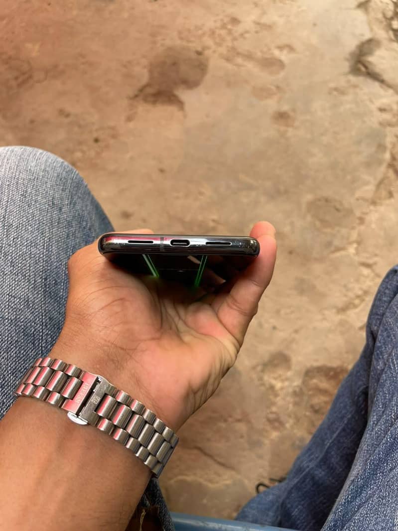 GOOGLE PIXEL 8PRO 4