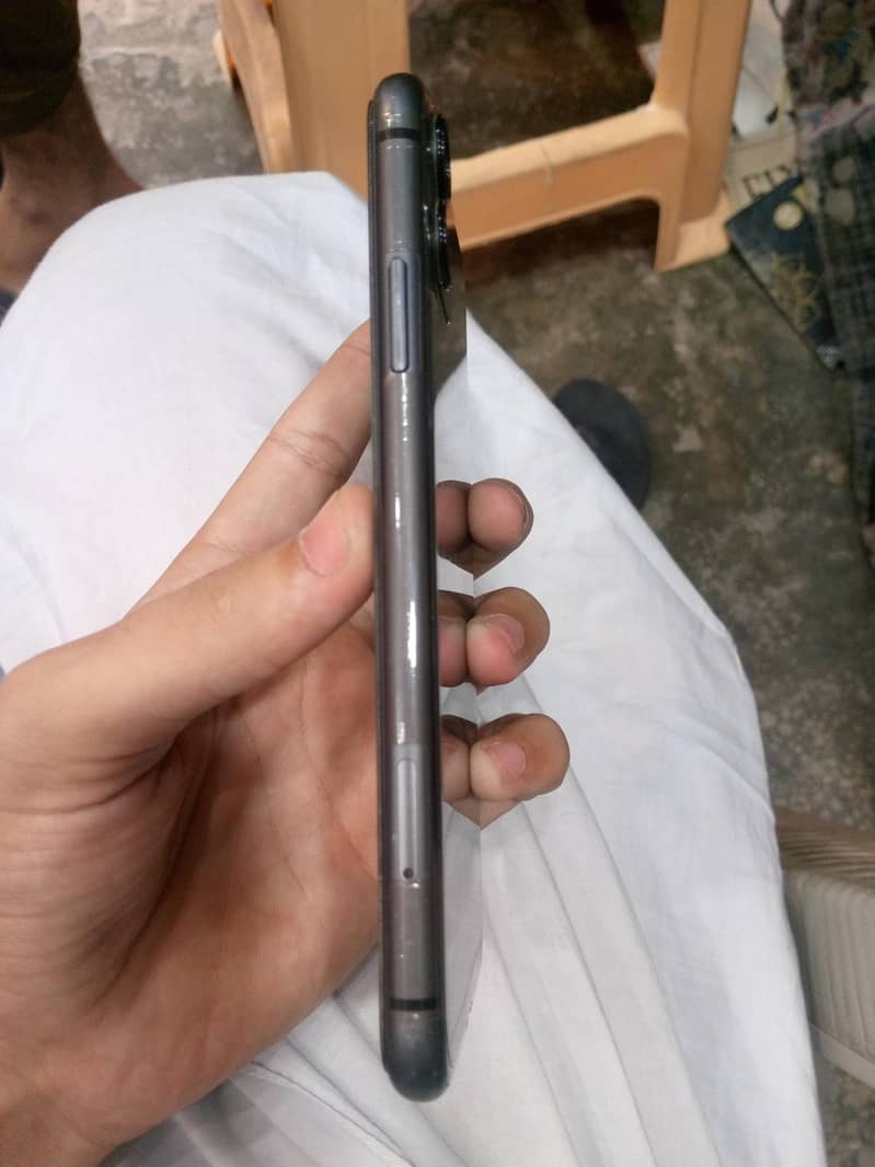 Apple iPhone 11 5