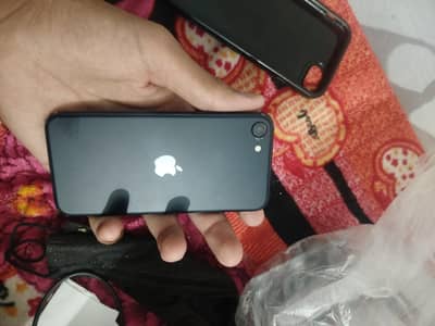 Apple iPhone SE