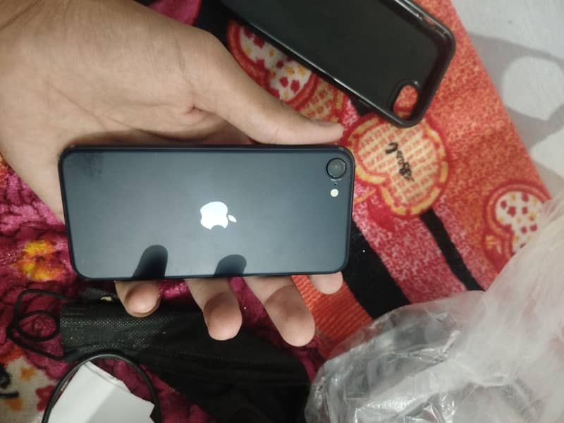 Apple iPhone SE 0