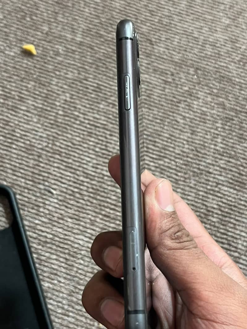 Apple iPhone 11 5