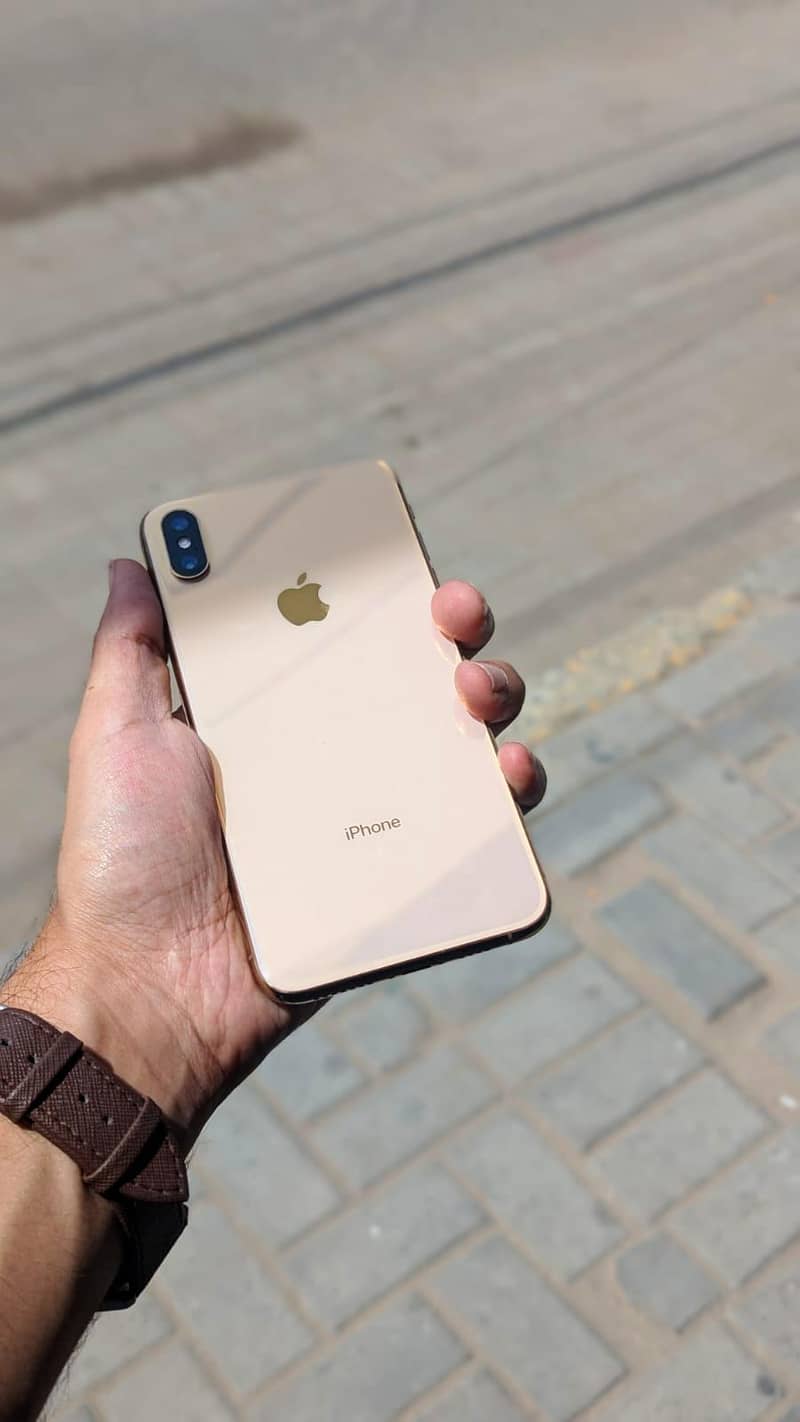 Apple iPhone XS Max 0