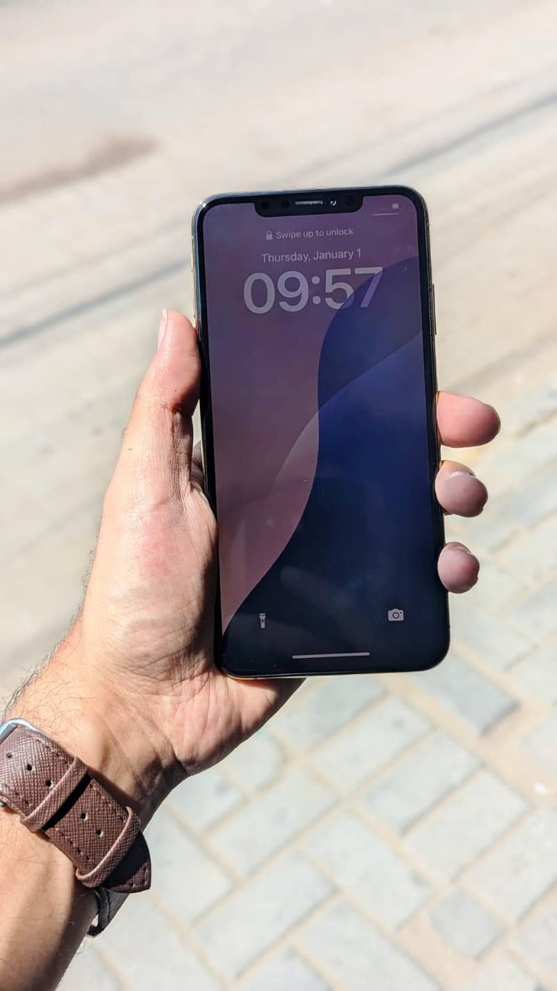 Apple iPhone XS Max 1