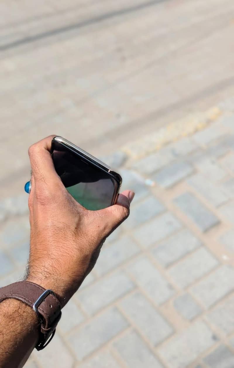 Apple iPhone XS Max 2