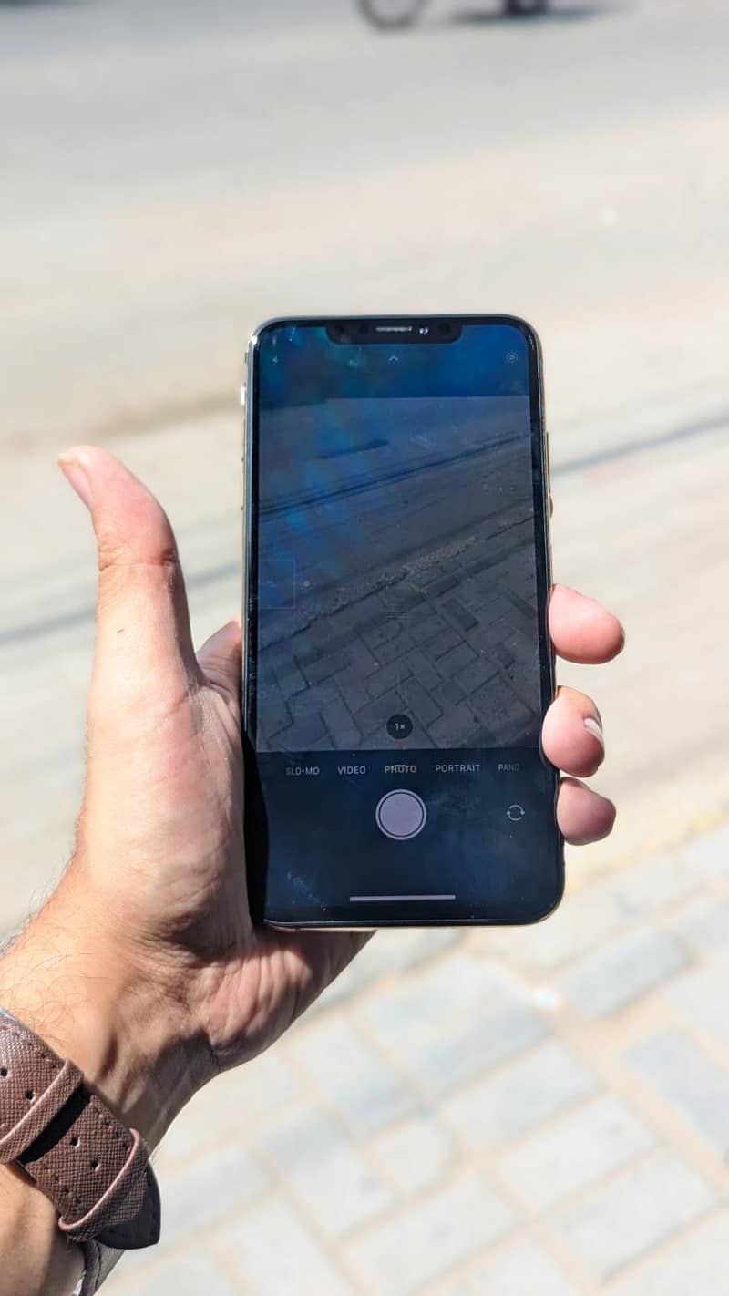 Apple iPhone XS Max 5