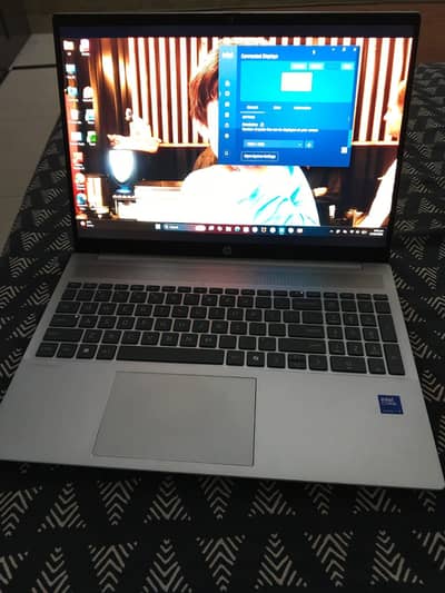 HP Omni Book Core Ultra 5