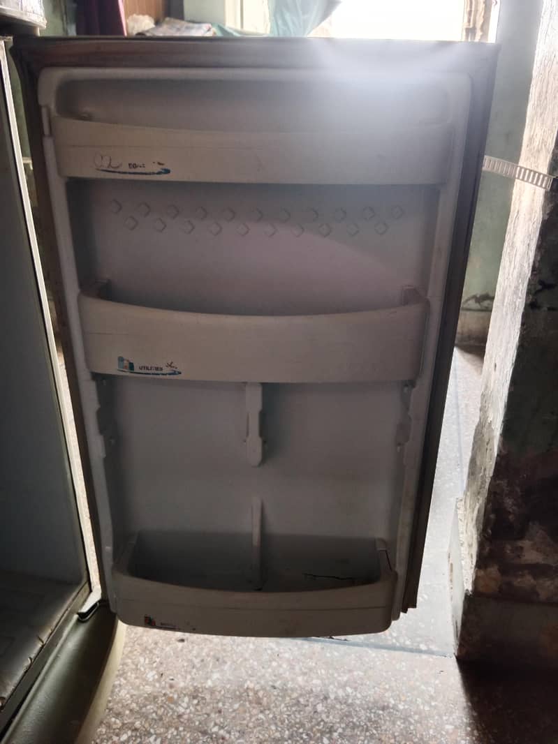 PEL Fridge medium 2