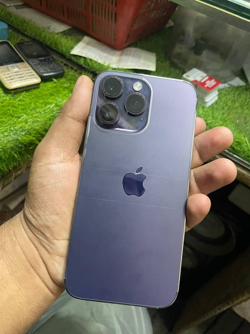 Apple iPhone 14 Pro Max 0