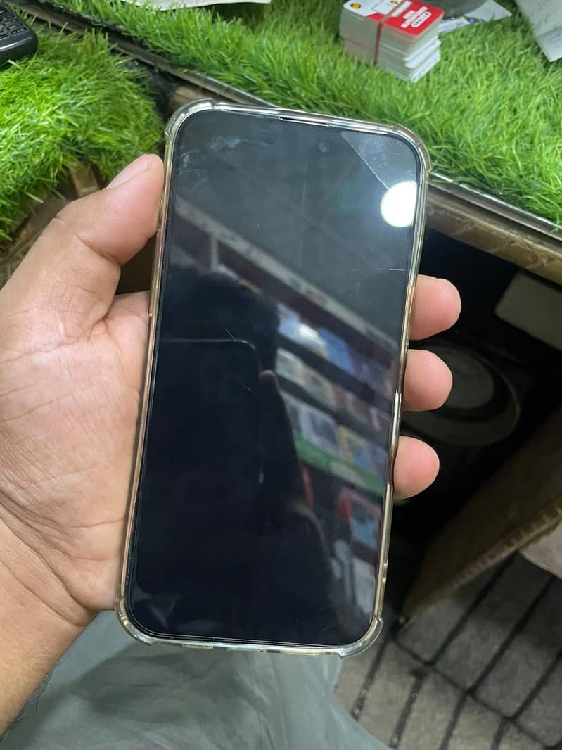 Apple iPhone 14 Pro Max 1