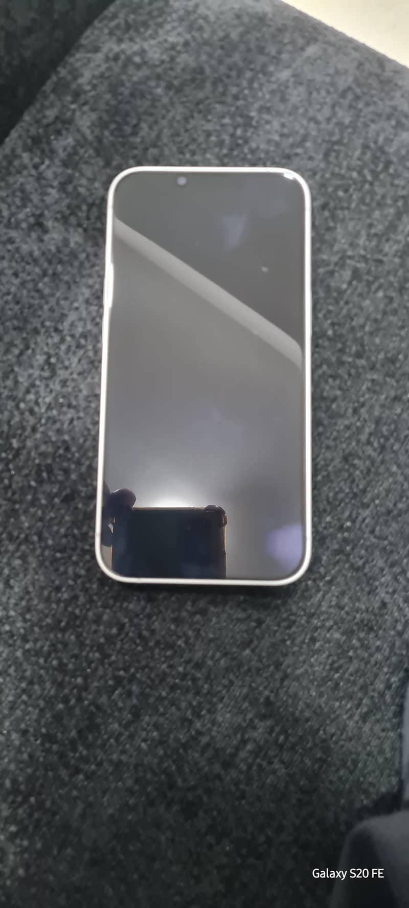 Apple iPhone 17e 0