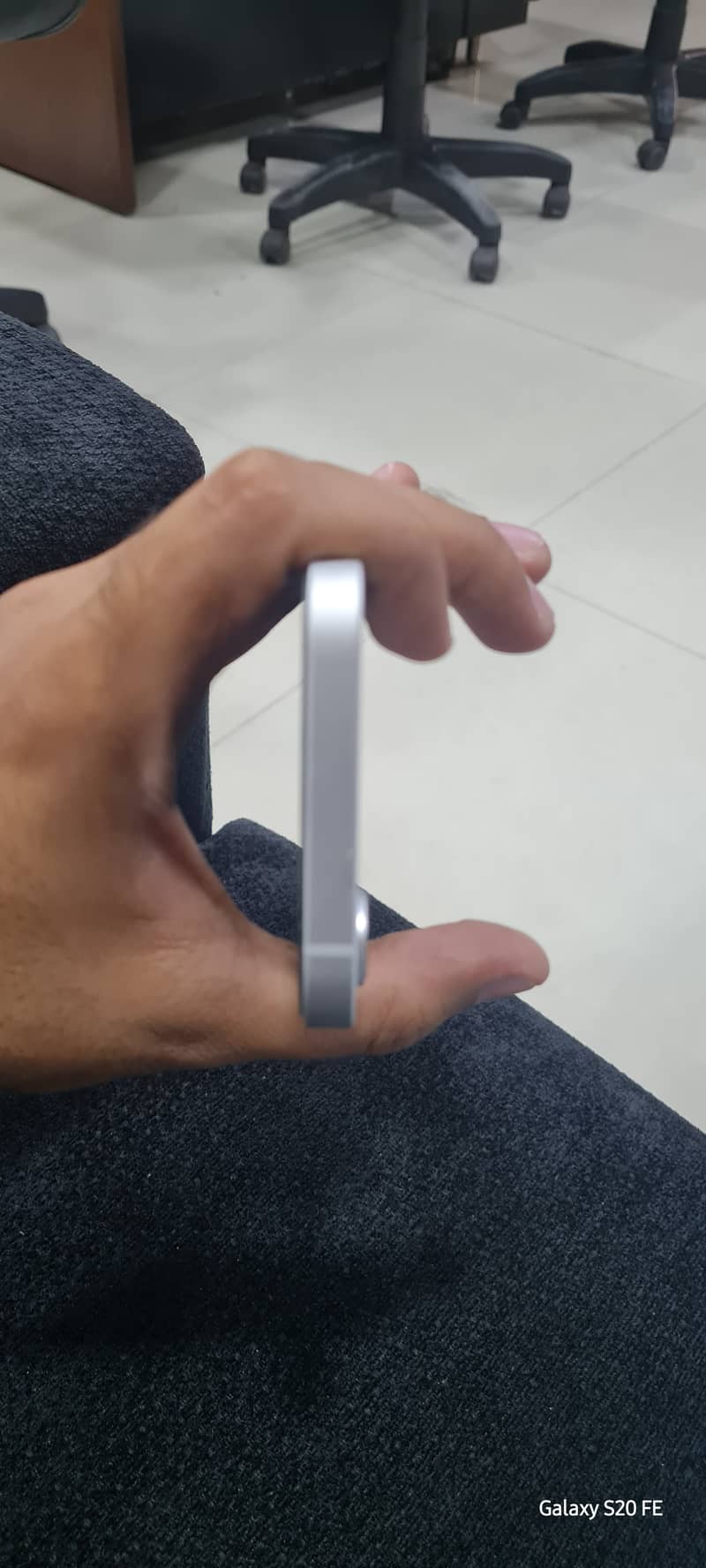 Apple iPhone 17e 4