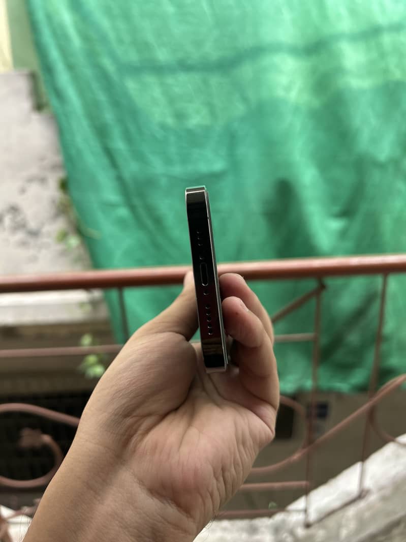 Apple iPhone 14 Pro 2