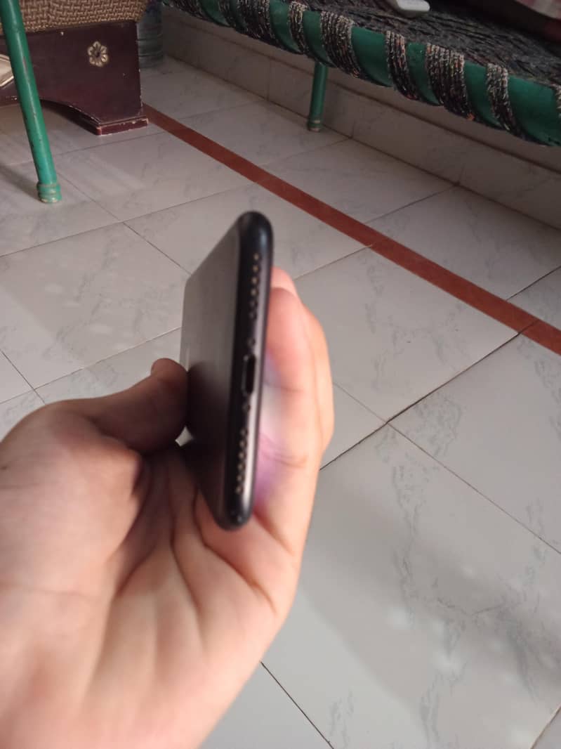 Apple iPhone 7 3