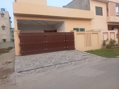 10 MARLA SINGLE STORY HOUSE AVAILABLE FOR SALE IN LDA AVENUE 1 . . HOT LOCATION