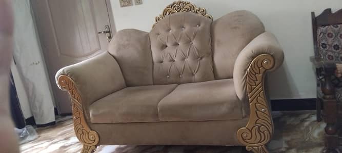 jumbo size sofa set in velvet with center table